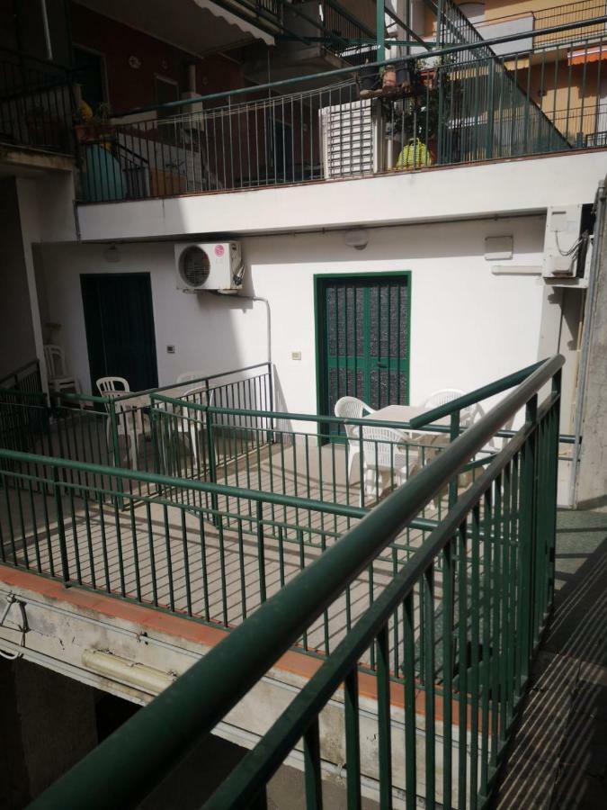 Nino'S Apartments Giardini Naxos Exterior foto